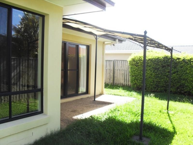 24 Regatta  Ave, Oxenford QLD 4210