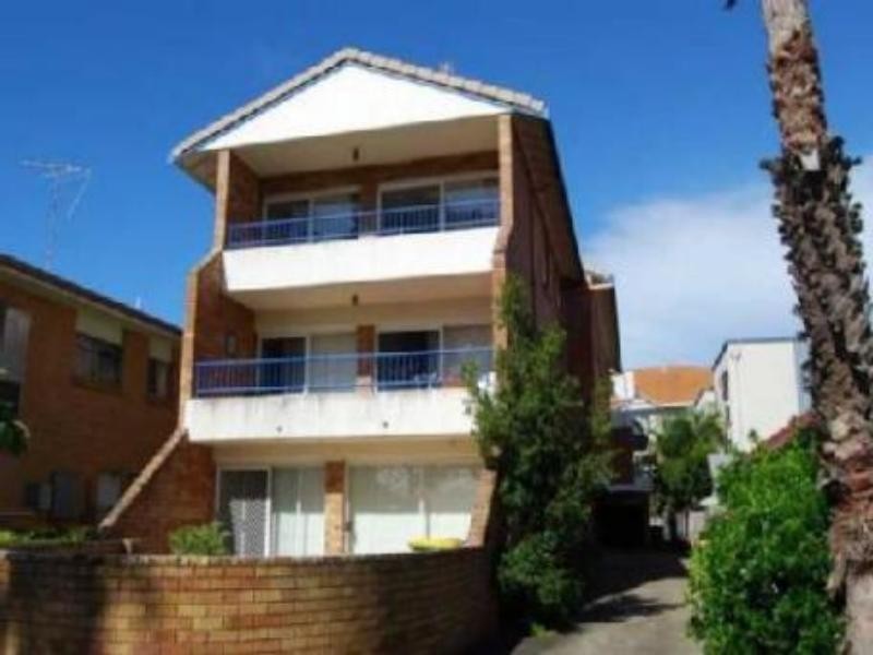 2/37 Back St, Biggera Waters QLD 4216