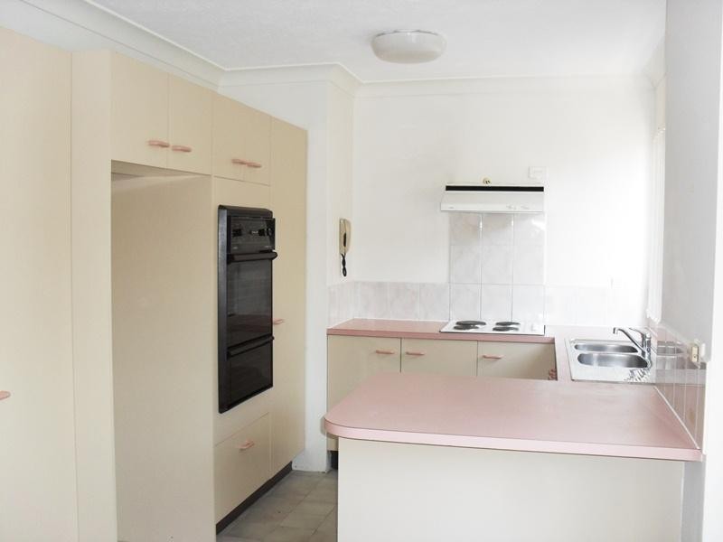 2/37 Back St, Biggera Waters QLD 4216