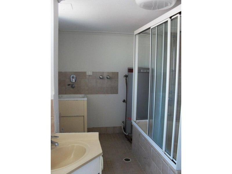 2/37 Back St, Biggera Waters QLD 4216