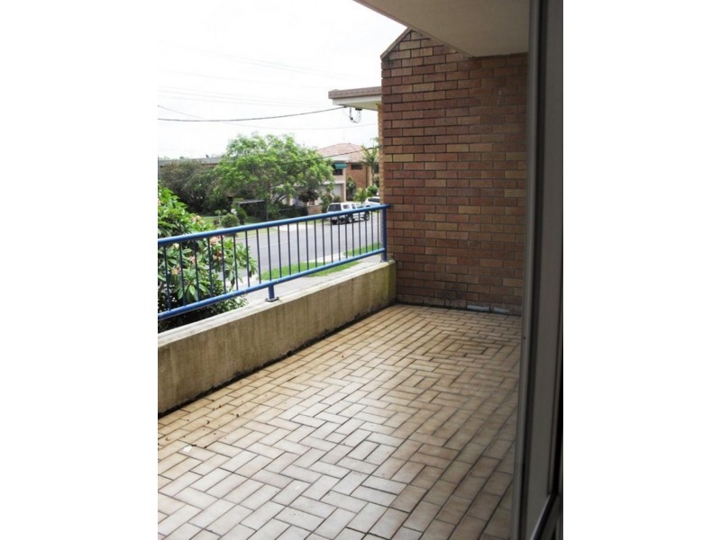 2/37 Back St, Biggera Waters QLD 4216