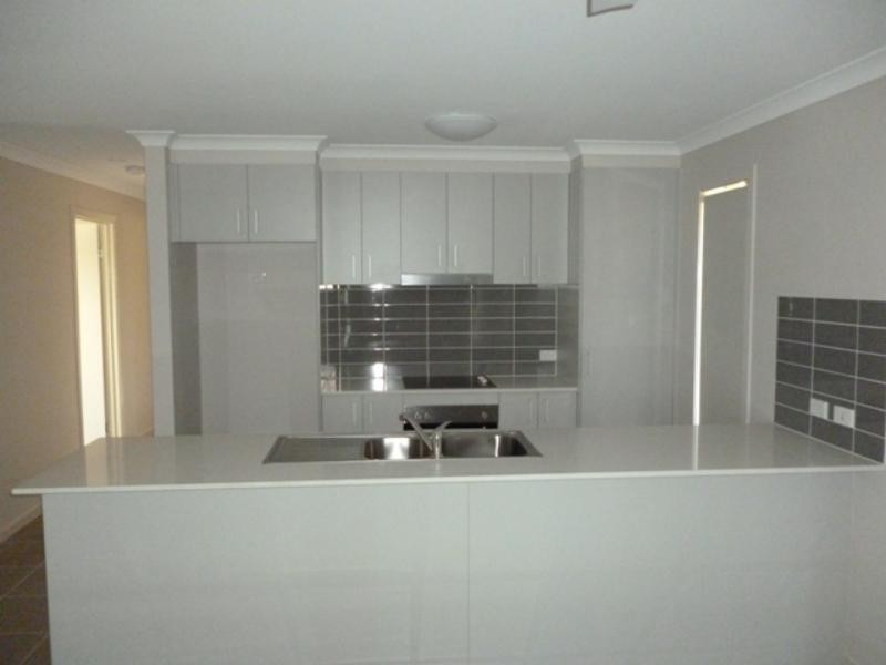 39 Huntley  Cres, Redbank Plains QLD 4301