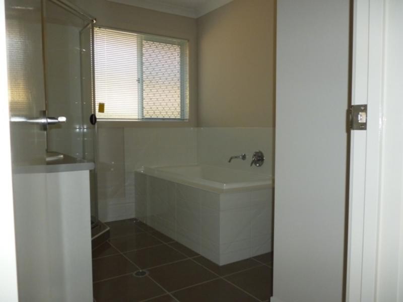 39 Huntley  Cres, Redbank Plains QLD 4301