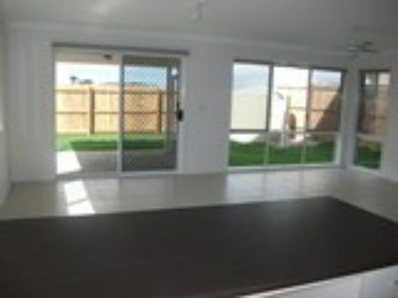 20 Hartley Cres, North Lakes QLD 4509