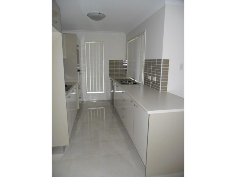 16 Bremer St, Marsden QLD 4132