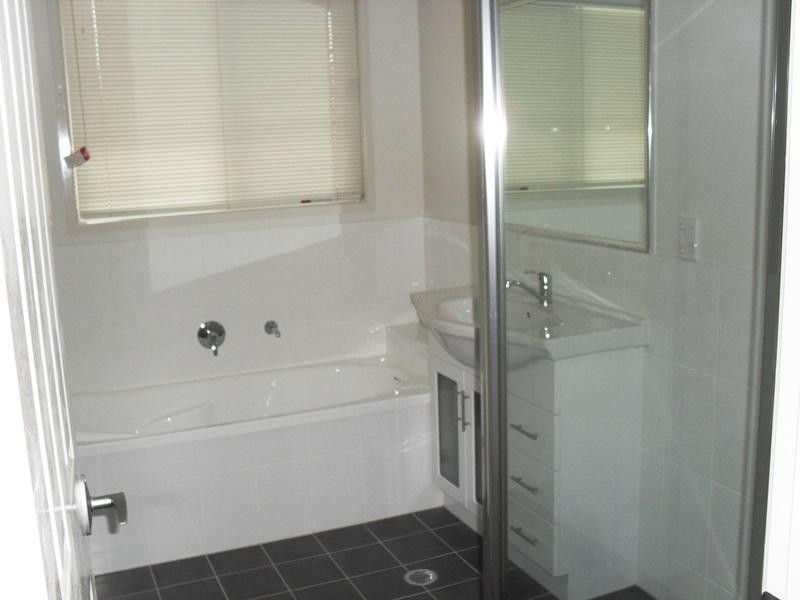 4 Bryna Pde, Oxenford QLD 4210