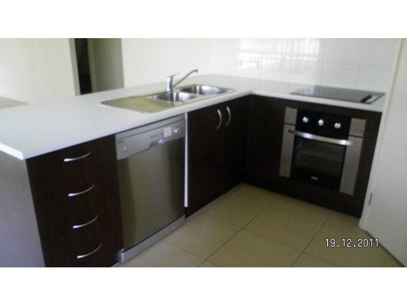 1/206 Wondall Rd, Manly West QLD 4179