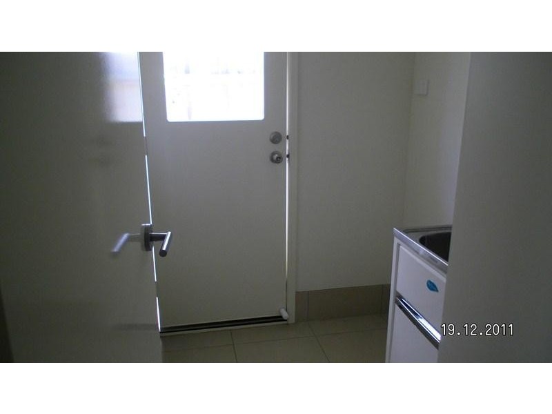 1/206 Wondall Rd, Manly West QLD 4179