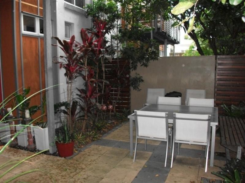 4/57 Shakespeare St, Coorparoo QLD 4151