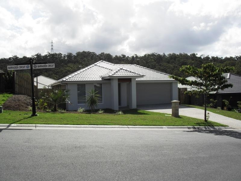 9 Barradeen Cct, Pacific Pines QLD 4211