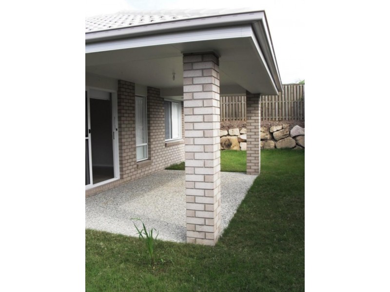 9 Barradeen Cct, Pacific Pines QLD 4211