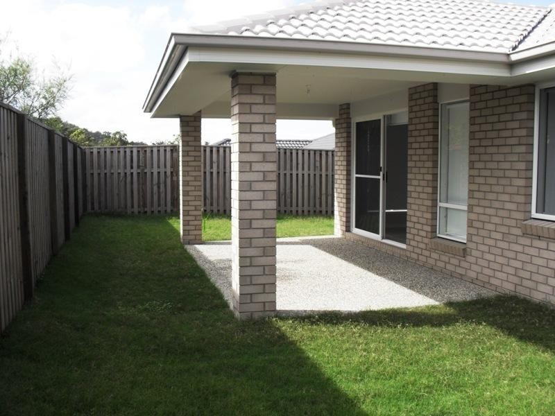 9 Barradeen Cct, Pacific Pines QLD 4211