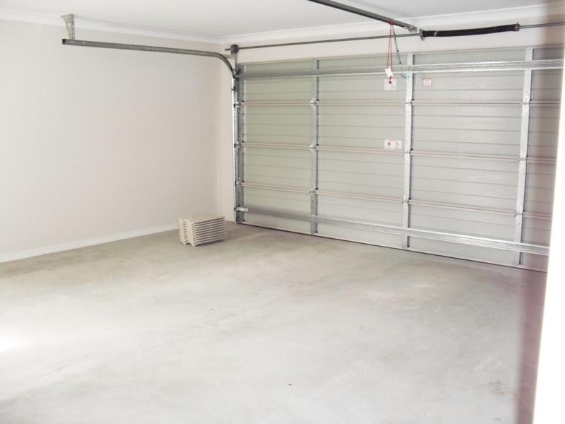 9 Barradeen Cct, Pacific Pines QLD 4211