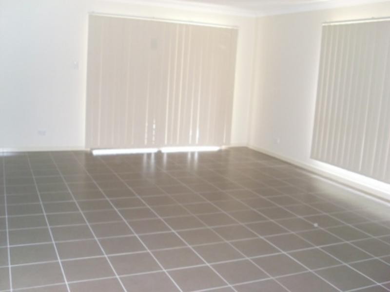 38 Tindle St, Redbank Plains QLD 4301