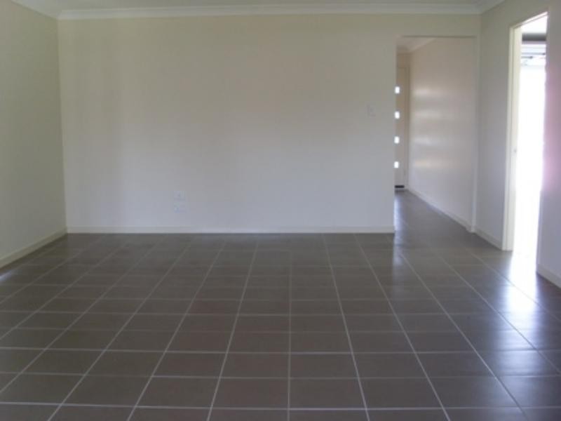 38 Tindle St, Redbank Plains QLD 4301