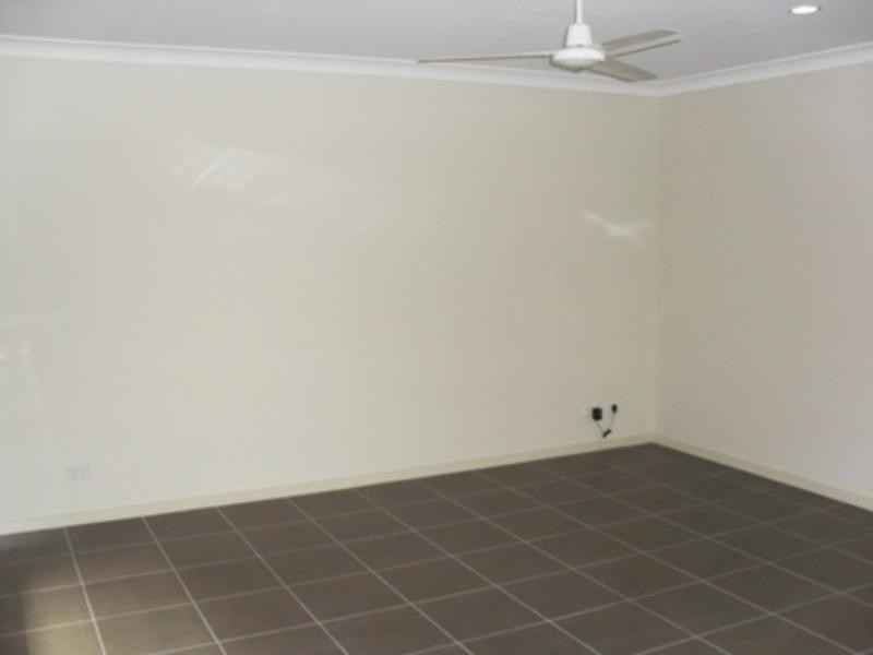 1 Bryna Pde, Oxenford QLD 4210