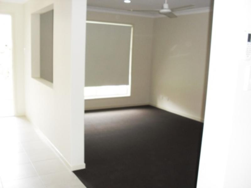 6 Murphys  Lane, Oxenford QLD 4210