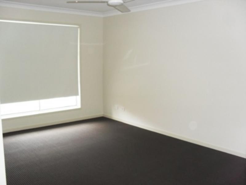 6 Murphys  Lane, Oxenford QLD 4210