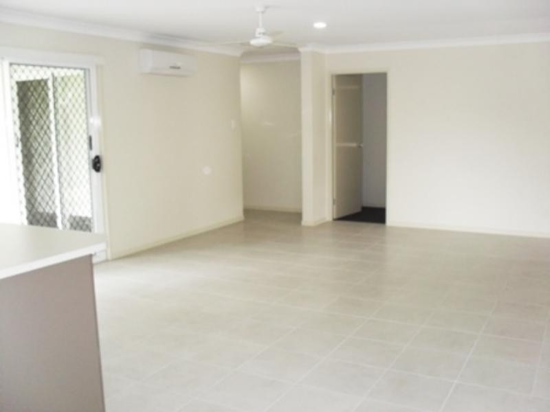 6 Murphys  Lane, Oxenford QLD 4210