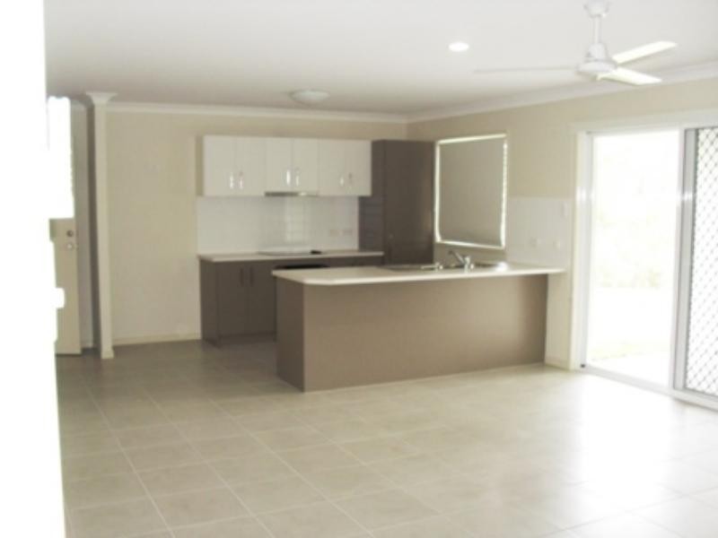 6 Murphys  Lane, Oxenford QLD 4210