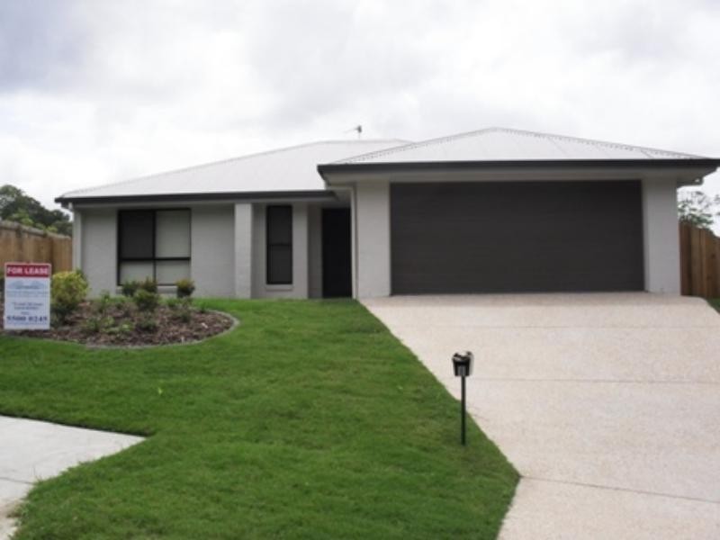 8 Murphys Lane, Oxenford QLD 4210