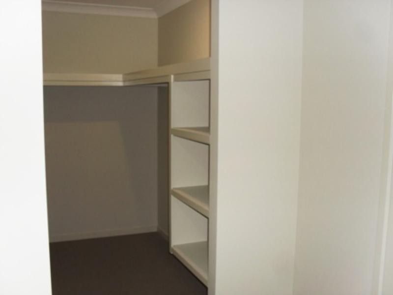 8 Murphys Lane, Oxenford QLD 4210