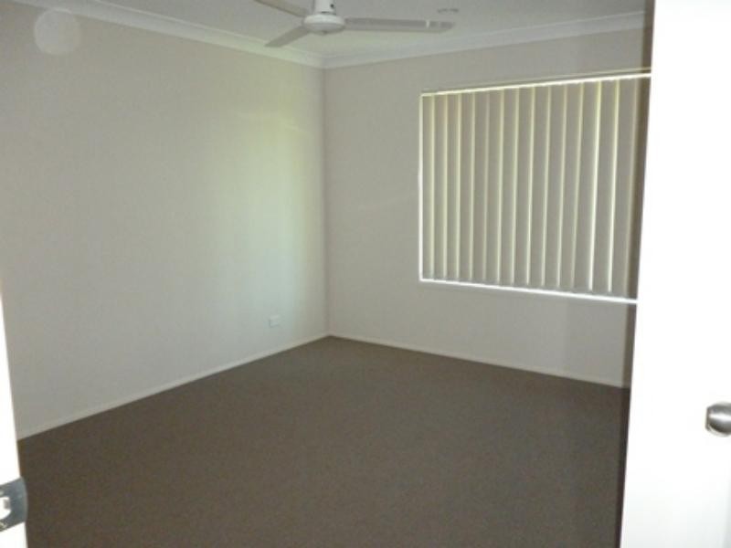 34 PIDDINGTON St, Redbank Plains QLD 4301