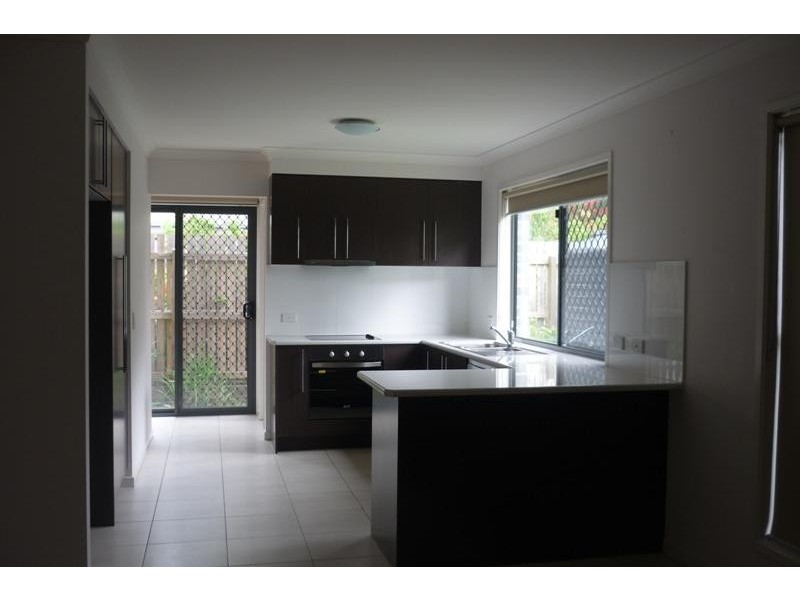 8/31-49 Ariel Ave, Kingston QLD 4114