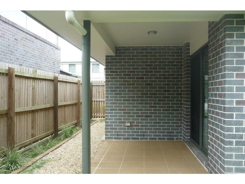 8/31-49 Ariel Ave, Kingston QLD 4114