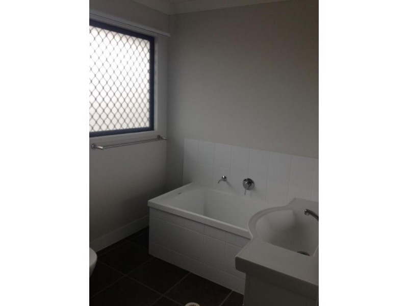 18 MacBride  St, Collingwood Park QLD 4301