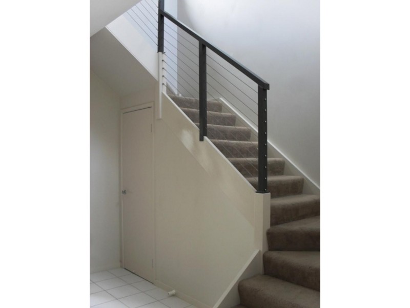 2/73 Benowa  Rd, Southport QLD 4215