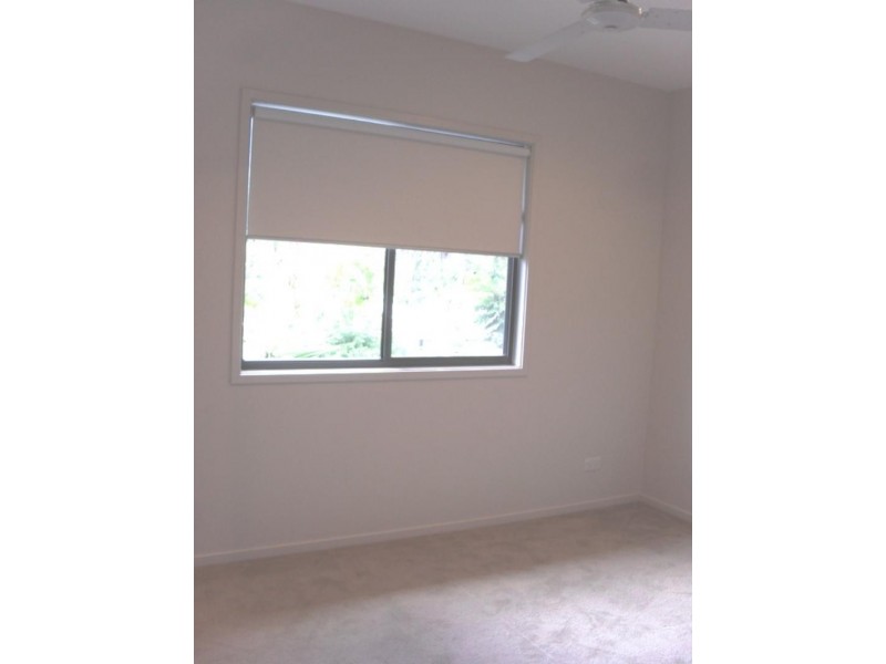 2/73 Benowa  Rd, Southport QLD 4215