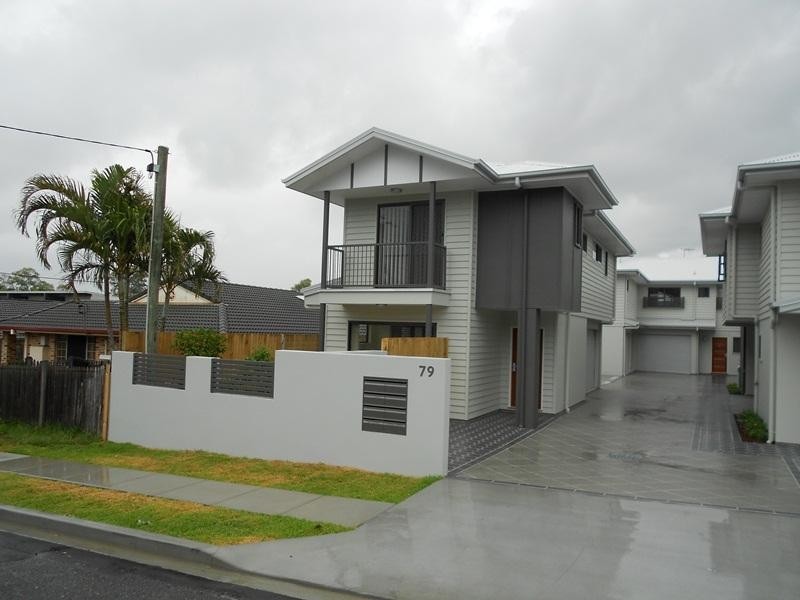 2 & 3/79 Kates St, Morningside QLD 4170