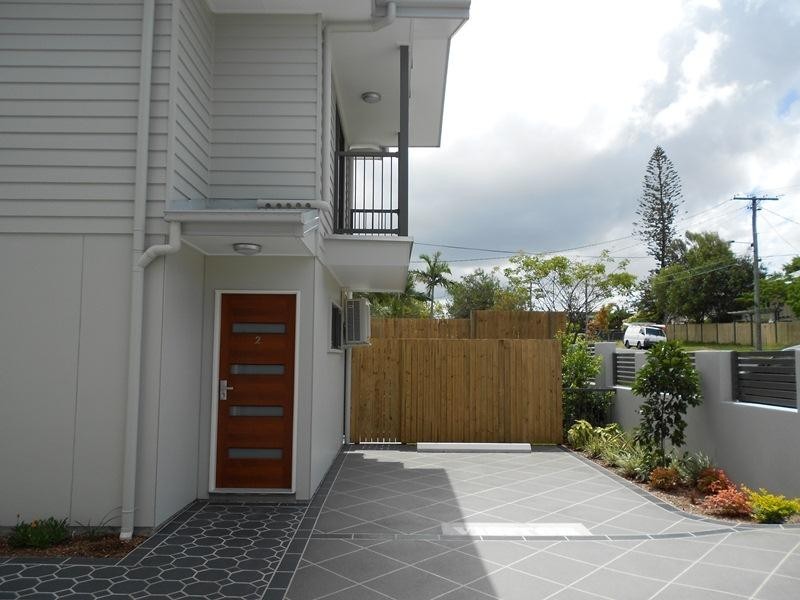 2 & 3/79 Kates St, Morningside QLD 4170