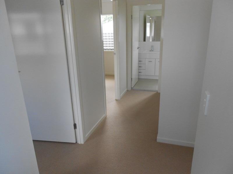 2 & 3/79 Kates St, Morningside QLD 4170