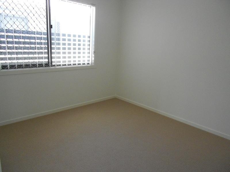 2 & 3/79 Kates St, Morningside QLD 4170