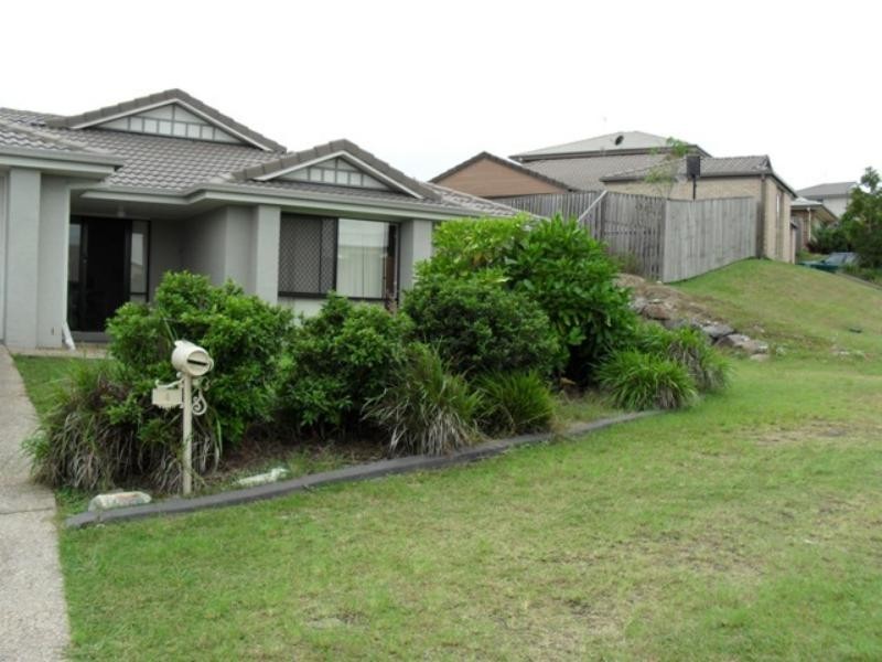 4 Wellers St, Pacific Pines QLD 4211