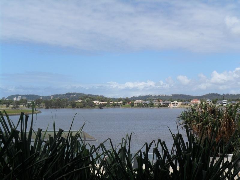 17/255 Varsity Pde, Varsity Lakes QLD 4227