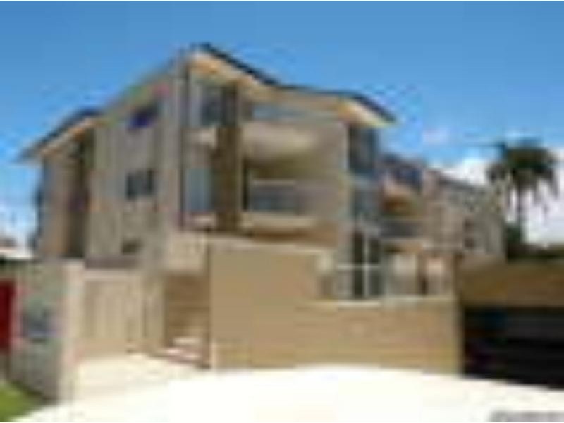 12/8 Proud  St, Labrador QLD 4215