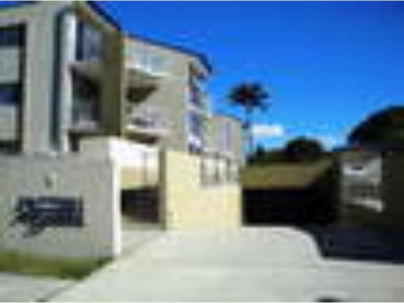 12/8 Proud  St, Labrador QLD 4215