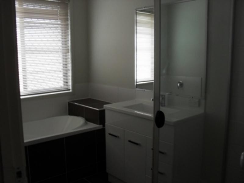 8 Murphys  Lane, Oxenford QLD 4210