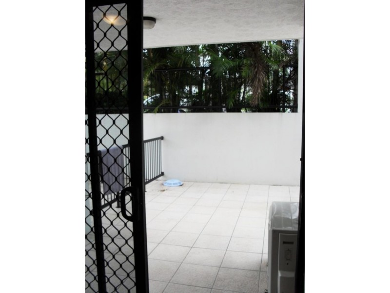 2/15 Lloyd St, Southport QLD 4215