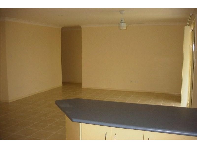 7 Jay Cres, Redland Bay QLD 4165