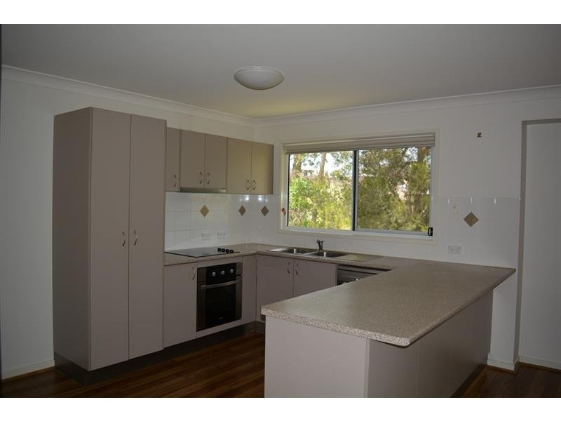 6 Bryna Pde, Oxenford QLD 4210