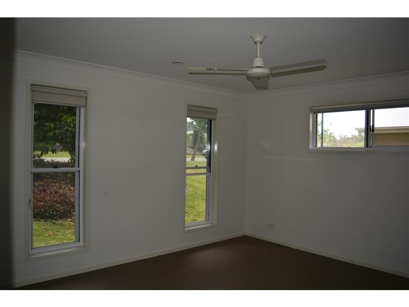 6 Bryna Pde, Oxenford QLD 4210