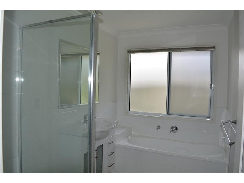 6 Bryna Pde, Oxenford QLD 4210