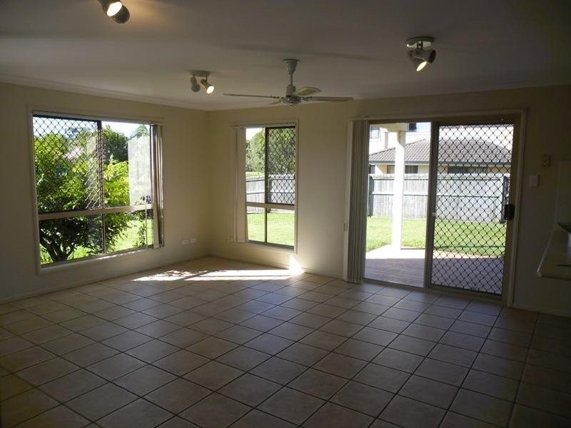 15 Glenbrook Ave, Victoria Point QLD 4165