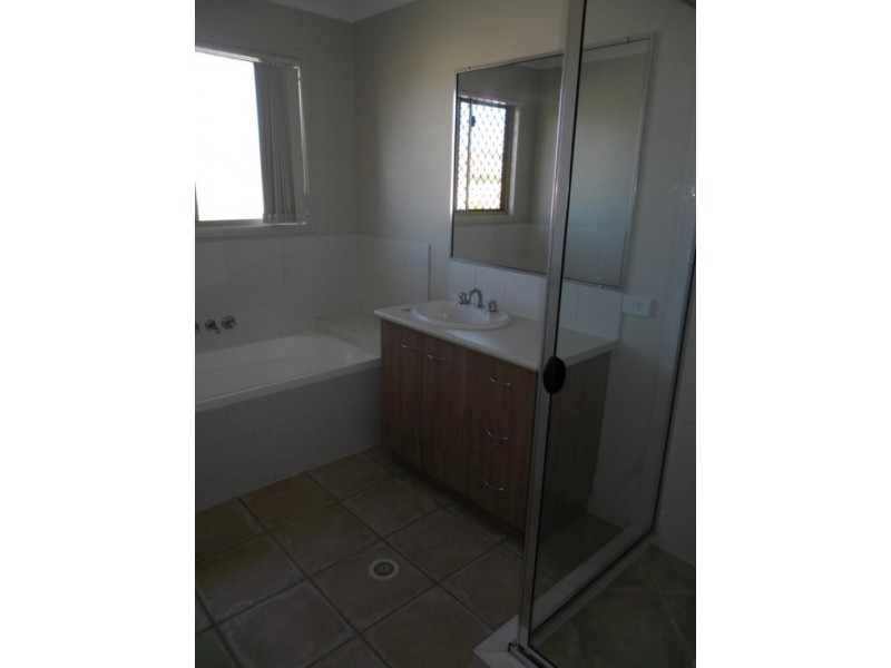 15 Glenbrook Ave, Victoria Point QLD 4165