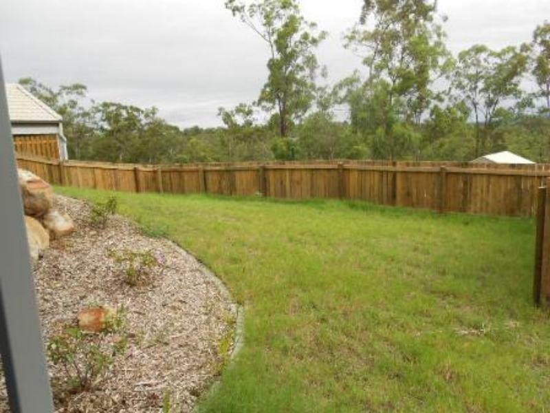 8 Figbird Cl, Goodna QLD 4300