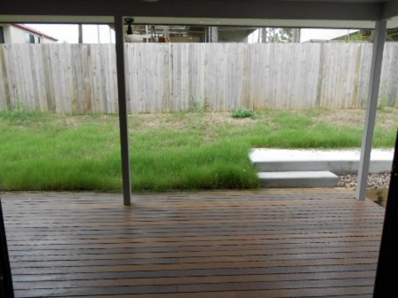 8 Figbird Cl, Goodna QLD 4300